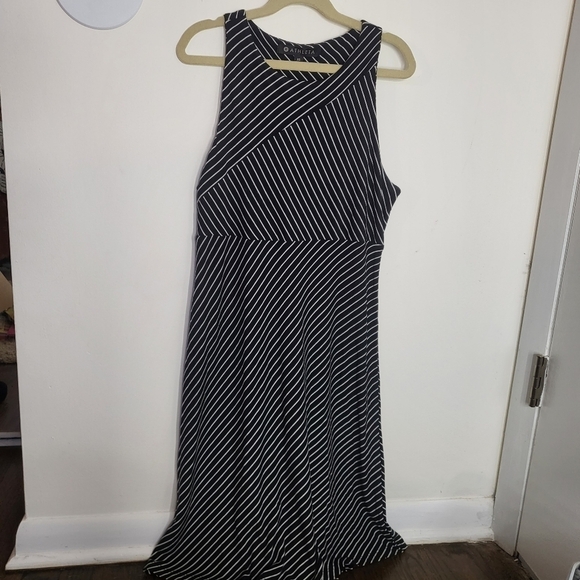 VGUC Athleta Santorini High Neck Mix Stripe Dress, Black Xmall - Picture 2 of 9